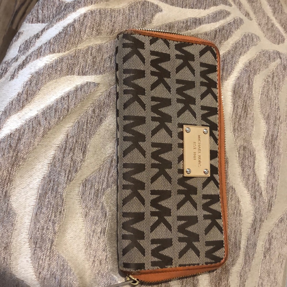 Michael kors wallet